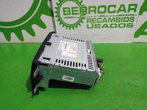 Foto 2ª: Sistema Audio Radio CD Dacia Sandero LAUREATE 90CV [K9K] (2012)