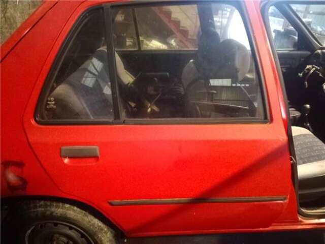 Puerta Trasera Derecha Peugeot 205 1.8 DIESEL