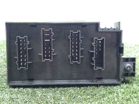 Foto 2ª: Caja Reles Fusibles Mercedes Clase ML 280 3.0 CDI AUT. 187CV 140KW 164.120) W164) OM642 [OM 642.940] (2007)