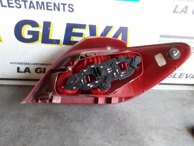 Foto 2ª: Piloto Trasero Izquierdo Peugeot 307 2.0 HDI 90CV [RHY] (2002)