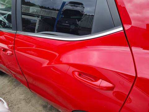 Foto 4ª: Puerta Trasera Izquierda Ssangyong Tivoli LINE 4X2 128CV 94KW [173910] (2018)
