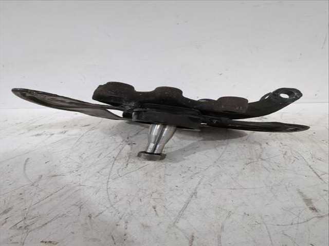 Foto 3ª: Mangueta Delantera Izquierda Mercedes Clase C 160 CLK 240 209.361) 170CV [M 112.912] (2002)