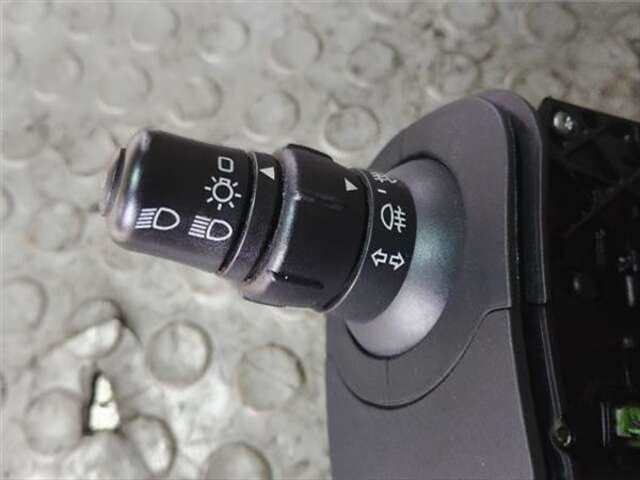 Foto 2ª: Mando Multifuncion Renault Scenic 1.9 AUTHENTIQUE [1.9 LTR. - 88 KW DCI DIESEL] (JM)(2003-_) [F9Q D8]