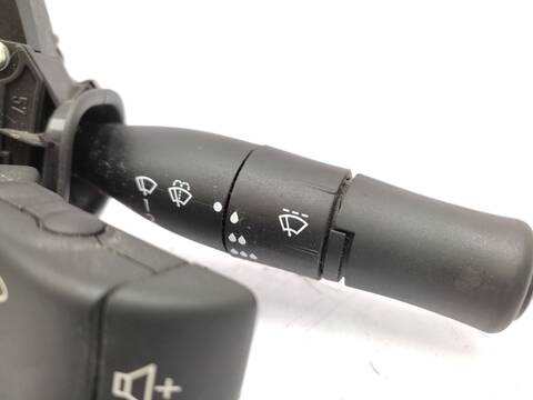 Foto 3ª: Mando Multifuncion Renault Megane 1.9 DCI LM0G LM1G LM2C) 120CV 88KW II SEDAN LM0/1_) [F9Q800] (2005)