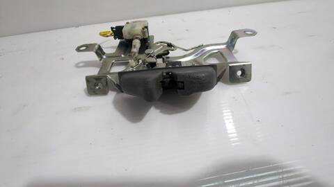 Foto 2ª: Cerradura Maletero Portón Volkswagen Phaeton 3.0 V6 TDI 4MOTION 240CV [CARB CEXA] (2002)