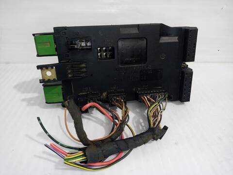 Foto 3ª: Caja Reles Fusibles Mercedes Vito 112 CDI 638.094) 122CV [OM 611] (1996)