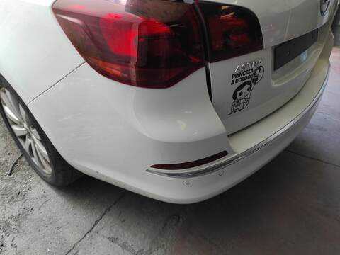 Foto 3ª: Paragolpes Trasero Opel Astra B16DTH (2015)