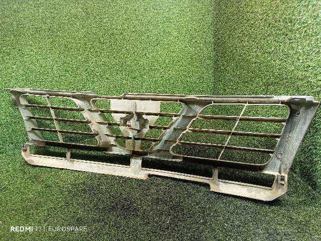 Foto 3ª: Rejilla Delantera Nissan Patrol 2.8 TD Y61 TD6 [RD28ETI] (1999)