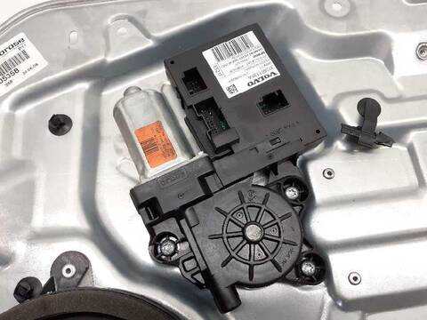 Foto 3ª: Elevalunas Eléctrico Delantero Derecho Volvo S40 1.6 D DRIVE MOMENTUM BERLINA 109CV 80KW [D4164T] (2008)