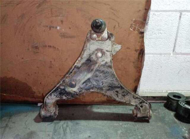 Brazo Suspension Delantero Izquierdo Mitsubishi Montero 3.2 D 4WD (V78W. V68W)