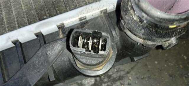 Foto 3ª: Radiador Motor Volkswagen Passat  [AJM]