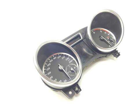 Foto 2ª: Cuadro de Instrumentos Mercedes Clase ML 250 2.1 CDI 204CV 150KW AUT. 166.004) W166) OM651 [651960] (2011)
