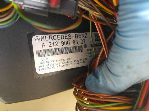 Foto 2ª: Caja Reles Fusibles Mercedes Clase E 180 2.1 CDI CAT 170CV 125KW [OM651924] (2010)