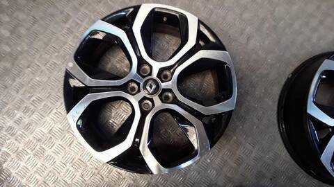 Foto 3ª: Juego LLantas Renault Arkana ZEN 94CV 69KW [H4M632] (2022)