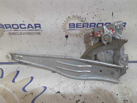 Foto 2ª: Elevalunas Manual Trasero Izquierdo Toyota Corolla VERSION INDEFINIDA (2006)