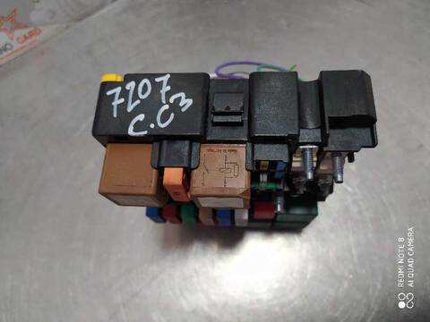 Foto 3ª: Caja Reles Fusibles Citroen C3 FEEL 102CV 75KW [YH01] (2018)