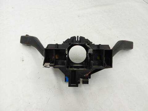 Foto 4ª: Mando Multifuncion Volkswagen Golf 2.0 TDI 16V 140CV 103KW [BKD,CBDB,CFHC] (2004)