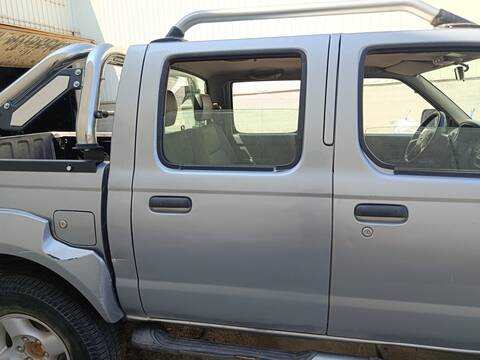 Puerta Trasera Derecha Nissan Navara D PICKUP D22) YD25DDTI