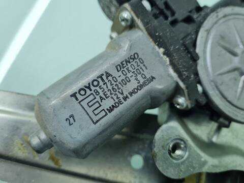 Foto 3ª: Elevalunas Manual Trasero Derecho Toyota Hilux CABINA DOBLE VX 4X4 171CV 126KW [1KD] (2014)
