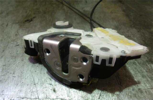 Foto 3ª: Cerradura Puerta Delantera Izquierda Toyota Yaris 1.5 TS [1.5 LTR. - 77 KW 16V CAT] [1NZ-FE]