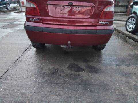 Foto 4ª: Paragolpes Trasero Renault Megane 1.9 DCI AUTHENTIQUE BERLINA 102CV 75KW I FASE 2 BERLINA BA0) [F9Q K7] (2003)