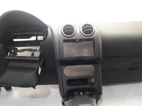 Foto 3ª: Salpicadero Nissan Qashqai 2.0 DCI TD CAT 150CV 110KW (2010)