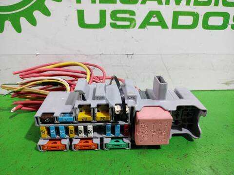 Foto 2ª: Caja Reles Fusibles Renault Megane CONFORT AUTHENTIQUE 112CV [K4M] (2003)
