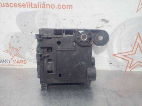 Foto 2ª: Caja Reles Fusibles Audi A5 2.0 TDI 105KW) 143CV [CAGA] (2010)