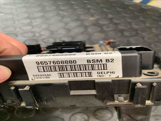 Foto 2ª: Caja Reles Fusibles Peugeot 307 2.0 HDI [RHY] (2003)