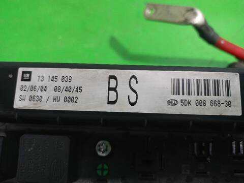 Foto 2ª: Caja Reles Fusibles Opel Astra ELEGANCE 101CV [Z17DTH] (2004)