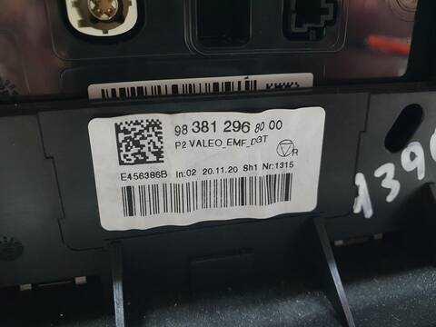 Foto 3ª: Sistema GPS Peugeot 2008 GT LINE 131CV 96KW [YH01] (2020)