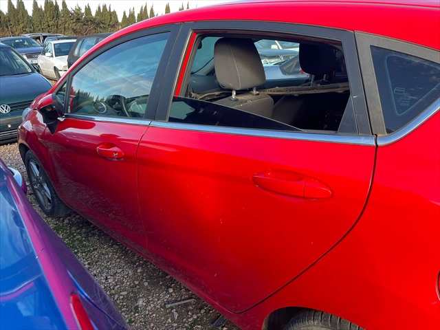 Foto 2ª: Puerta Trasera Izquierda Ford Fiesta 1.6 TDCI 95cv [TZJA] (2014)