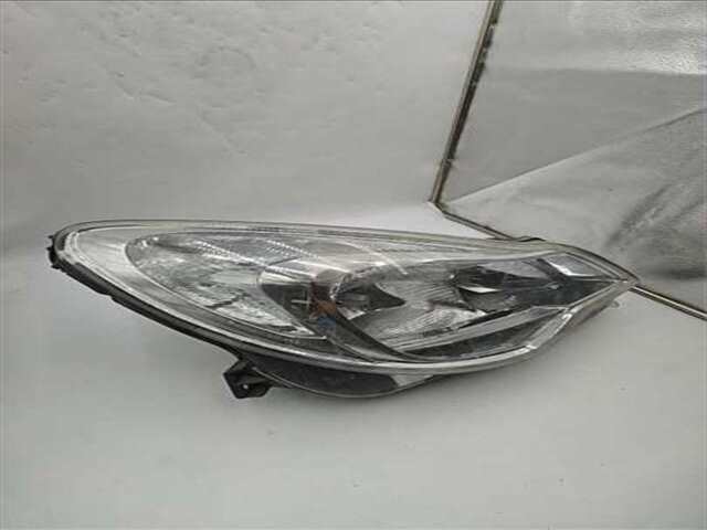 Foto 3ª: Faro Derecho Opel Corsa 1.2 ESSENTIA [1.2 LTR. - 63 KW CAT (A 12 XER - LDC)] [A 12 XER / LDC]