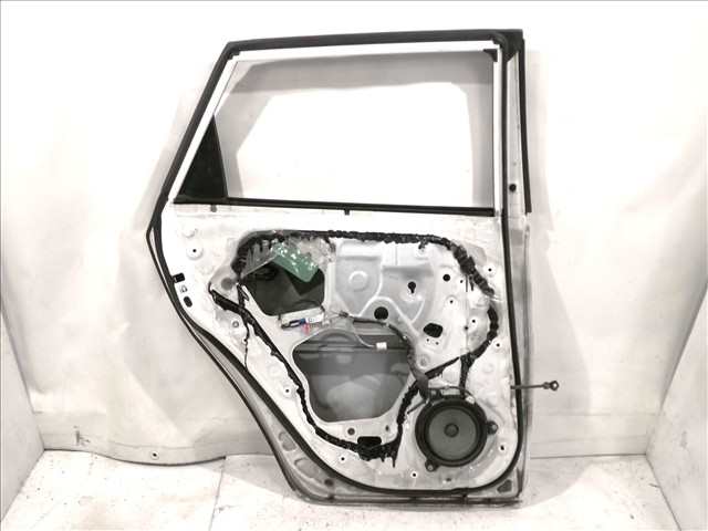 Foto 2ª: Puerta Trasera Izquierda Toyota Auris 2.0 D FAMILIAR, 2012-2015 [1AD] (2015)