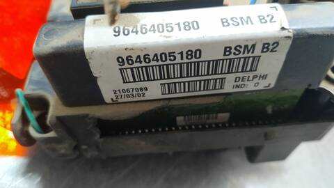 Foto 4ª: Caja Reles Fusibles Peugeot 307 XR 90CV 66KW [D-RHY] (2002)