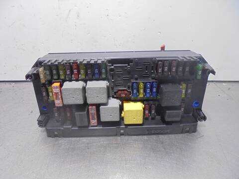 Caja Reles Fusibles Mercedes Clase C 160 C 220 CDI BLUEEFFICIENCY 204.302) COUPE 170CV 125KW