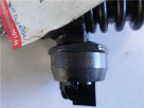Foto 2ª: Inyectores Volkswagen Golf 1.9 TDI 105CV 77KW [BKC] (2005)
