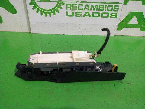 Foto 2ª: Botonera Elevalunas Toyota Auris HYBRID FEEL EDITION 136CV (2013)