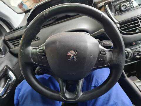 Volante Peugeot 208 BUSINESS LINE 68CV 50KW