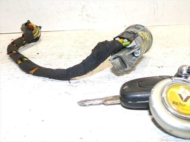 Foto 3ª: Antirrobo Renault Clio 1.4 G 1998-2001 [K4JA7] (2001)