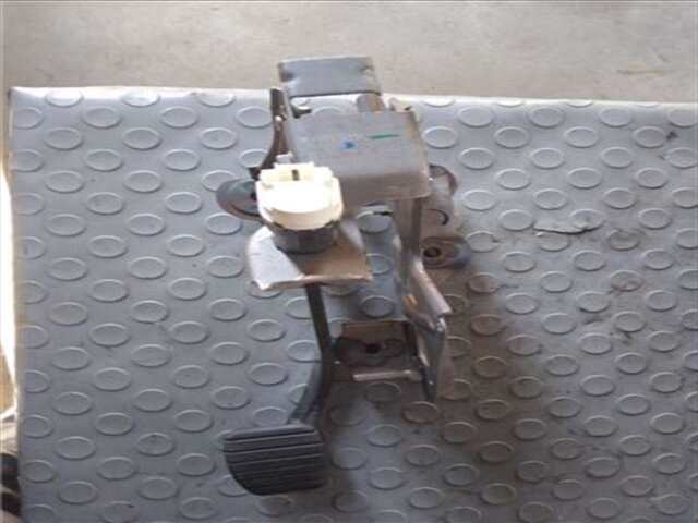 Foto 2ª: Pedal Freno Renault Clio 1.5 BUSINESS [1.5 LTR. - 66 KW DCI DIESEL FAP] [K9K B6]