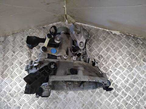 Foto 3ª: Caja Cambios Peugeot 2008 STYLE 82CV 60KW [HM05] (2018)