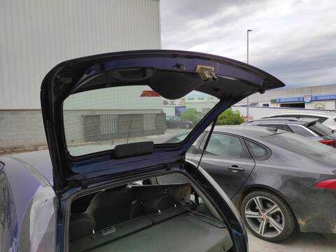 Portón Opel Corsa Z13DT