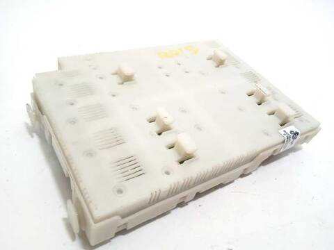 Foto 3ª: Caja Reles Fusibles Volvo V60 2.0 DIESEL CAT 120CV 88KW [D4204T20] (2016)