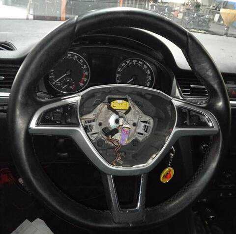 Volante Skoda Rapid AMBITION 116CV 85KW