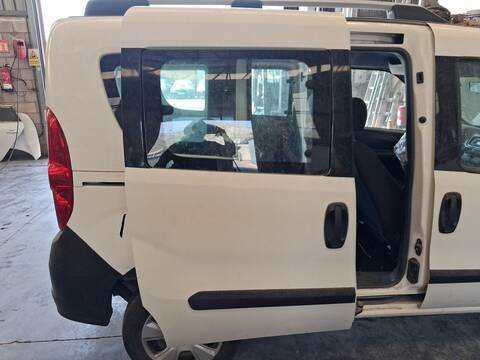 Puerta Lateral Corredera Derecha Opel Combo 1.3 CDTI C26 D26 E26 C05) 90CV 66KW