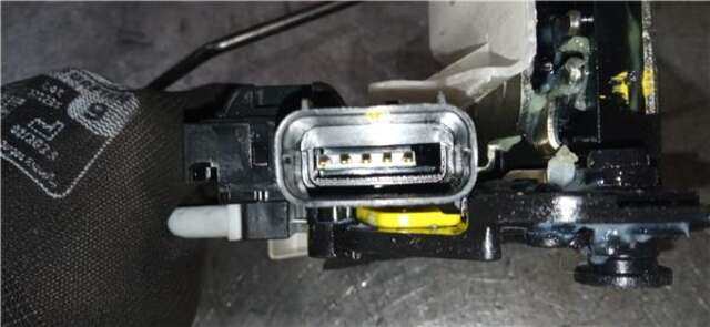 Foto 3ª: Cerradura Puerta Trasera Izquierda Hyundai i10 1.0 BASIS [1.0 LTR. - 49 KW CAT] [G3LA]