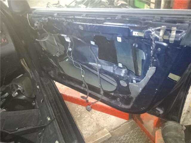 Foto 3ª: Puerta Delantera Derecha Bmw Serie 3 315 2.0 318D [2.0 LTR. - 85 KW DIESEL CAT (1951 CM3)] [M47 D20 (204D1)]