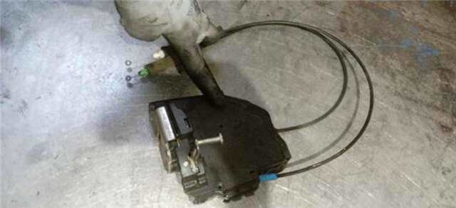 Cerradura Puerta Trasera Derecha Toyota Avensis 2.2 D-4D EXECUTIVE BERLINA (5-PTAS.) [2.2 LTR. - 110 KW D-4D CAT]