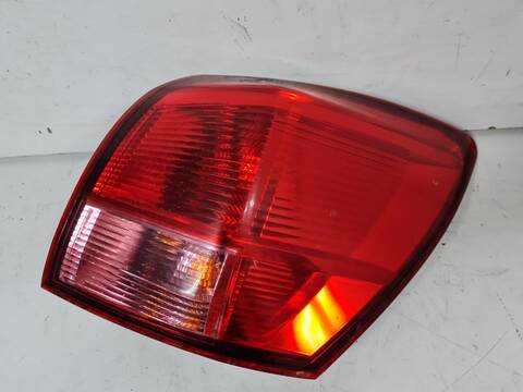 Piloto Trasero Derecho Nissan Qashqai ACENTA 150CV 110KW